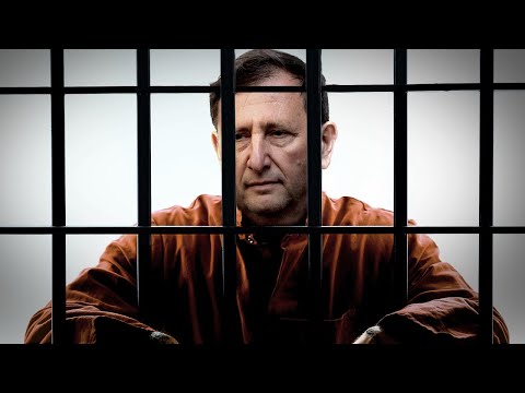 Huge Scammer Gets Arrested